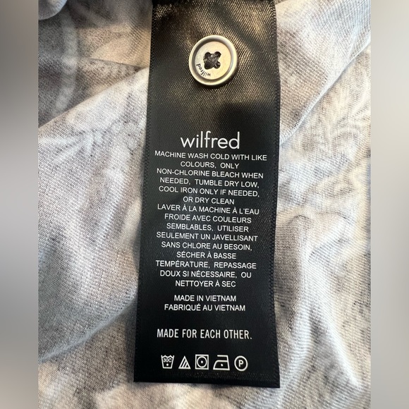 NWT Wilfred Aritzia Button Down Top - Picture 8 of 9
